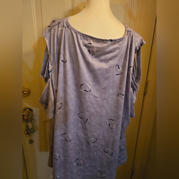 Plus size blouse - Picture 4 of 4